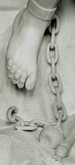 Lucifer_of_Liege_foot_detail_by_Viatour