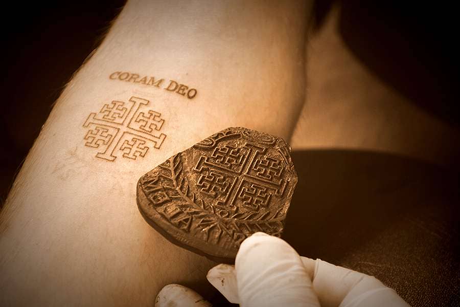 Razzouk_Tattoo_in_Old_City_Jerusalem_Israel_Cr