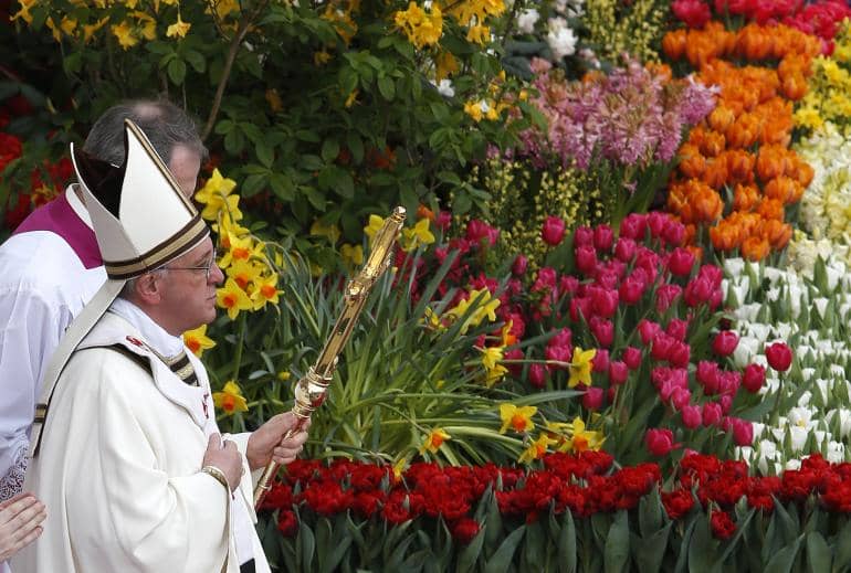 pope-francis-leads-easter-mass-st-peters-square